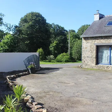 La Colline Aux Ecureuils Holiday home Irvillac