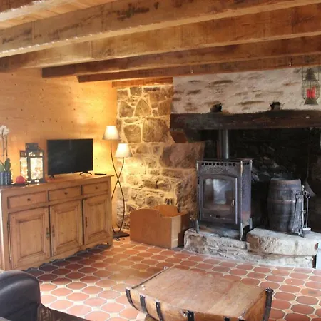 La Colline Aux Ecureuils Holiday home Irvillac